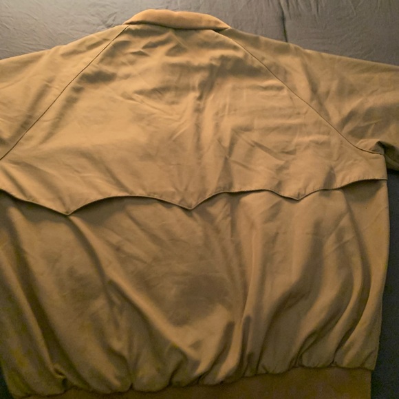 This item is a field & stream tan/plaid windbreaker in a size large for twenty $ - Picture 12 of 12